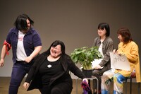 「生草顔入れ」の様子