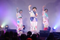 「ASOBOZE」を歌唱するMyM