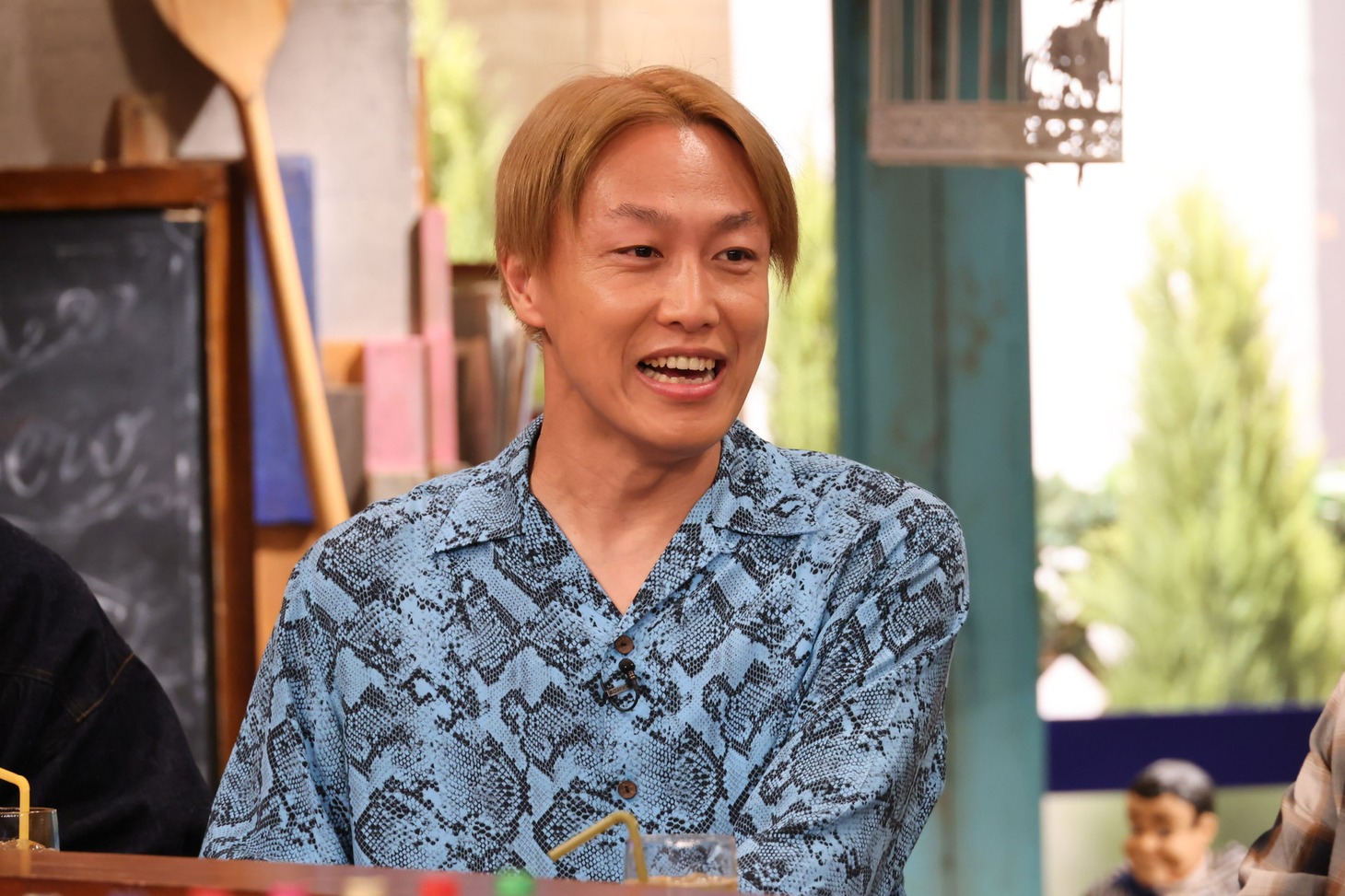 お見送り芸人しんいち