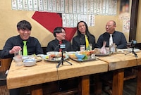 左からオズワルド、トム・ブラウン