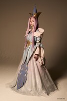 最上もがが扮する理の女王