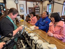 佐野市を旅するロバート秋山と阿佐ヶ谷姉妹