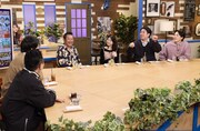 山口智充、中村静香、レインボーがゲスト出演する、かまいたちの「これ余談なんですけど…」のワンシーン
