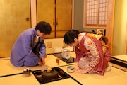 茶道を体験するエバース佐々木
