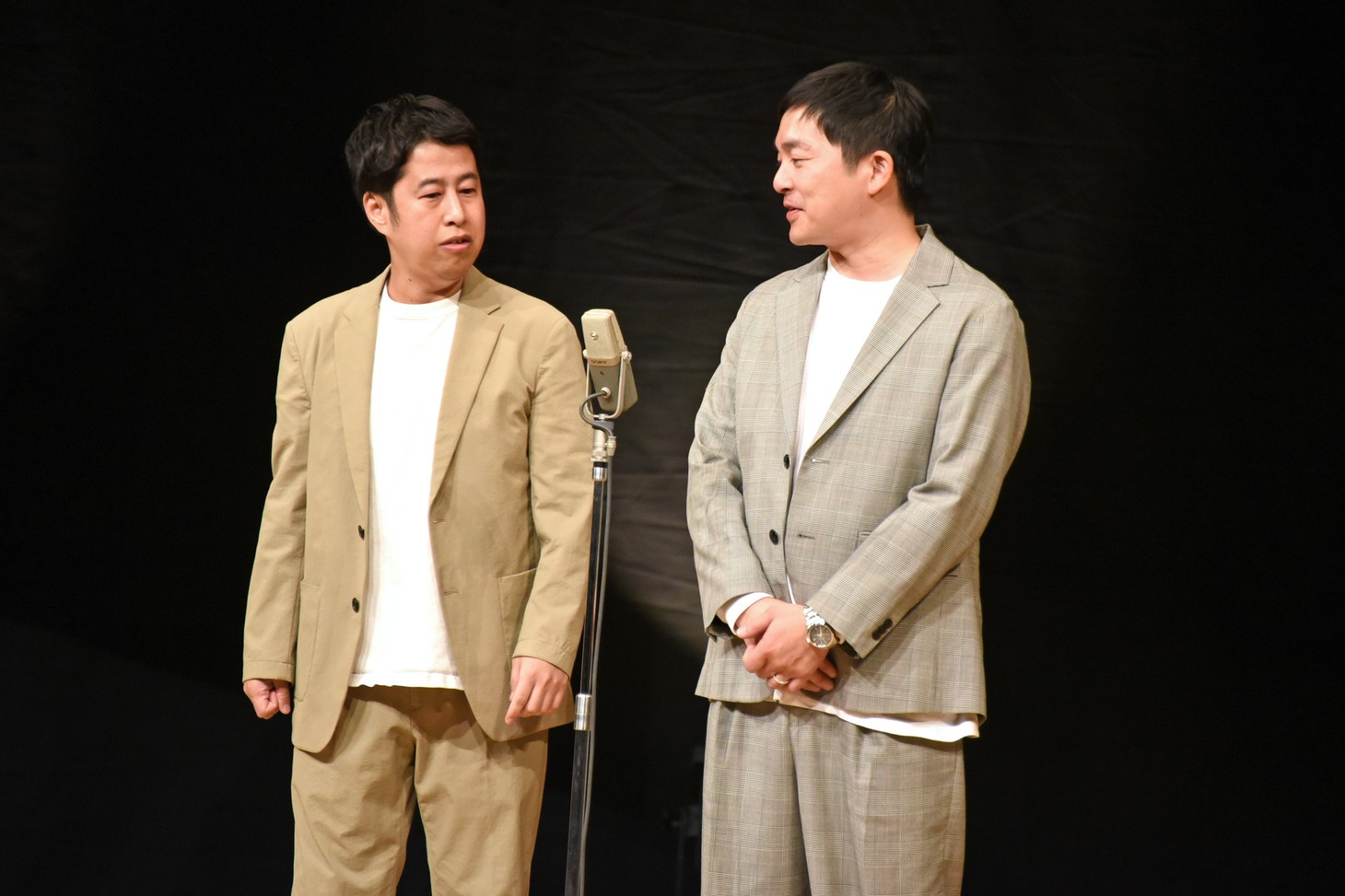 ネタを披露するウエストランド