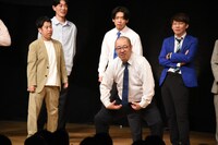 ライブを締めようとするルシファー吉岡