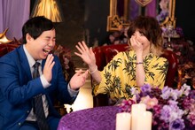 「LOVE POWER KINGDOM～恋愛強者選挙～」でスタジオMCを務める霜降り明星せいやとYOU