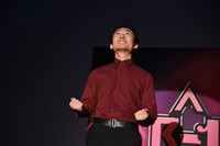 「R-1」会見で「今日がんばってよかったー！」と喜ぶ友田オレ
