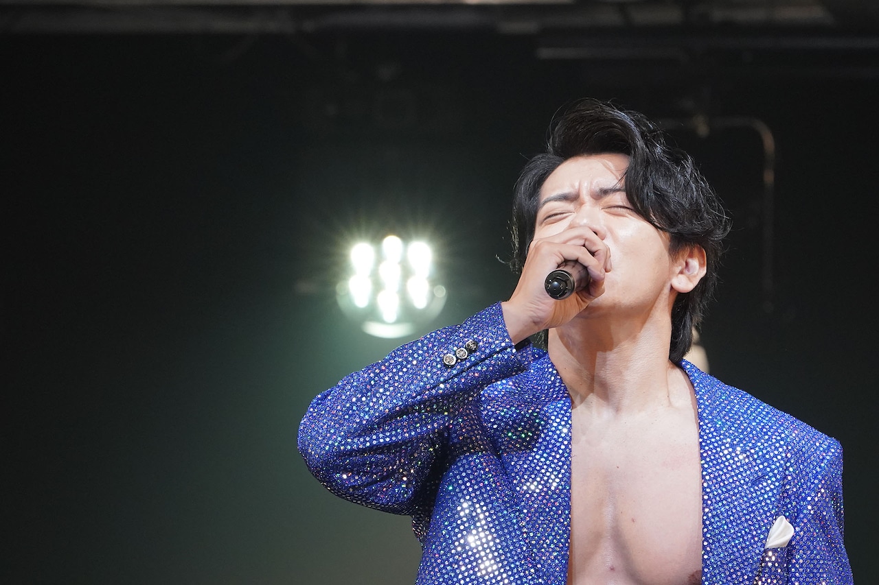 スモーク、火柱、巨大ミラーボール！豪華演出満載の野田クリスタル無