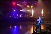 トロッコに乗って「2階席の真ん中」を重点的に煽る野田クリスタル