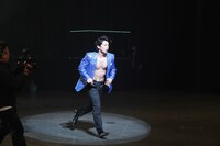 客席フロアを駆け回る野田クリスタル