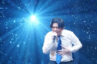 中島美嘉「雪の華」を歌う野田クリスタル（Mr.シャチホコ）