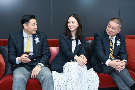 「ミステリープラネット」MCのチョコレートプラネットと佐々木希