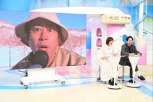 「有吉の壁」より、パンサー尾形と中継を繋ぐ様子