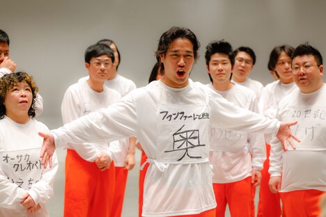 前回王者として参戦するファンファーレと熱狂・奥