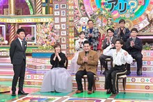 「プレバト!!」に出演するさや香（中段右2人）
