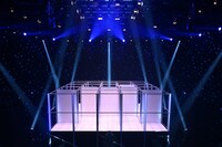 「The Walls」のステージ