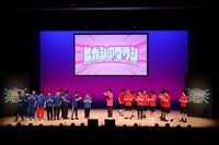 「オールマンゲキ」第一部より、「ヒガシのマワシ」の様子