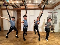 左から横山裕、南原清隆、村上信五、浦野モモアナウンサー