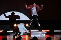 飛び出すヤジマリー。