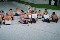 「寒さの壁を越えろ！雪上大喜利」より