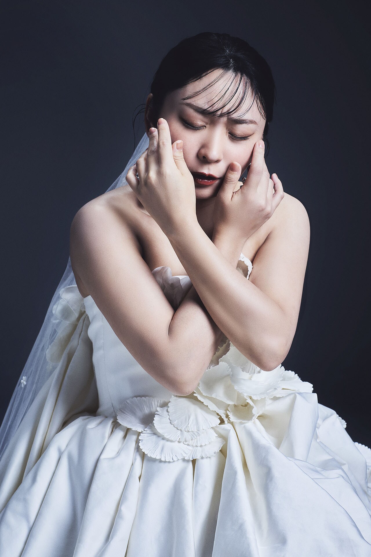 ゼクシィ」でウエディングドレス姿を披露するにゃんこスター・アンゴラ