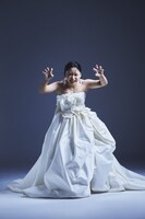 にゃんこスター・アンゴラ村長による「“大人かわいい”を表現した、大人のライオンポーズ」