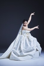 「ゼクシィ」でウエディングドレス姿を披露するにゃんこスター・アンゴラ村長