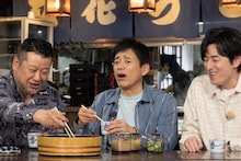 「ニッポンわが町うどんMAP7」に出演する博多華丸・大吉とケンドーコバヤシ