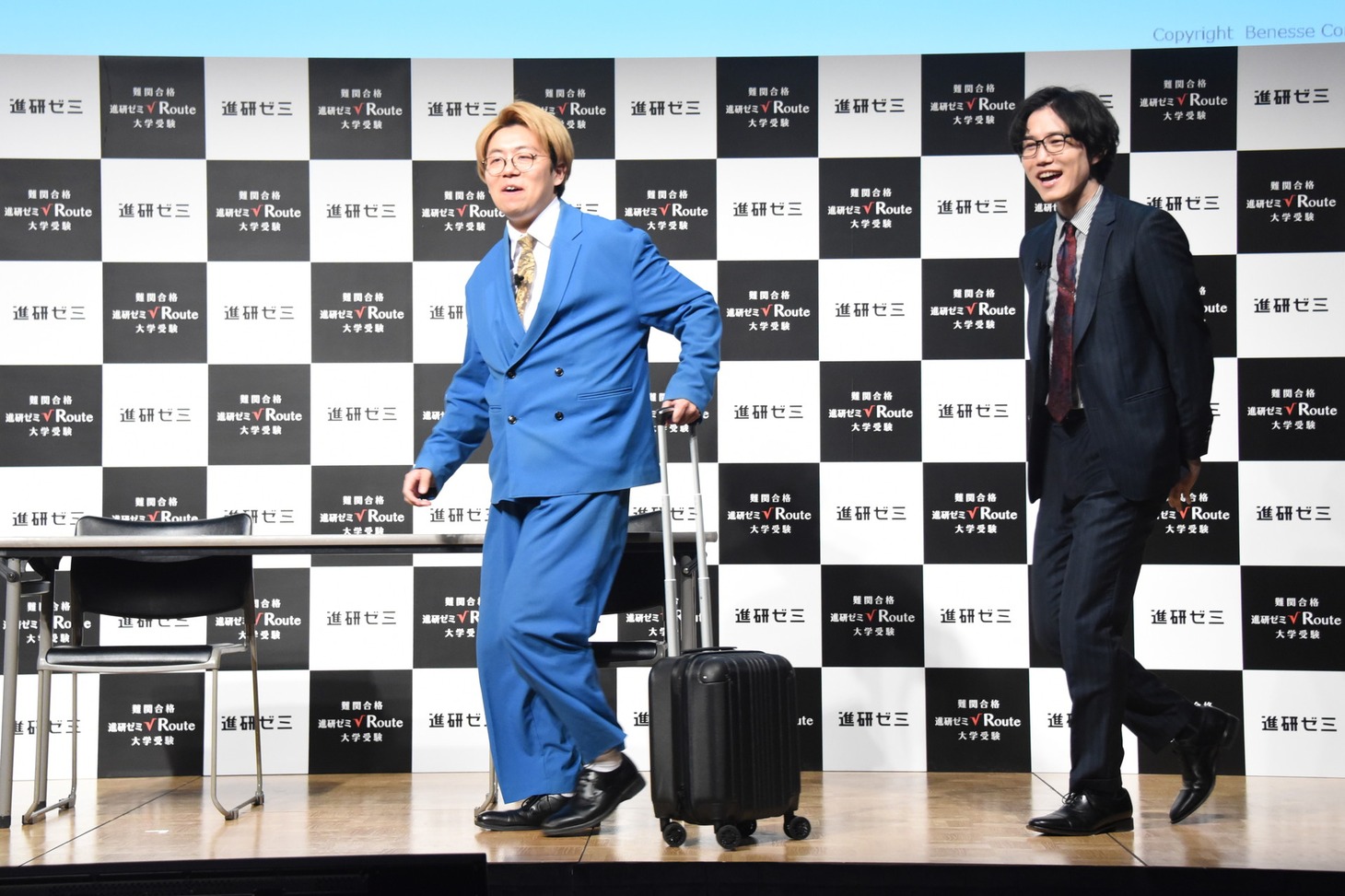 登壇するナイチンゲールダンス