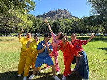 「王様のブランチ」8時間SPでハワイを訪れる（左から）ニッチェ、オリエンタルラジオ藤森、佐藤栞里、丸山礼、小林麗菜