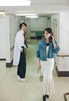 「CLASSY.」の着回し企画で主人公の不倫相手となる医師を演じる三福エンターテイメント（撮影：遠藤優貴）