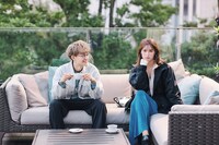 不倫沼を脱する先の新たな恋の相手となるWEBデザイナー男子を演じるのは濱正悟（左）