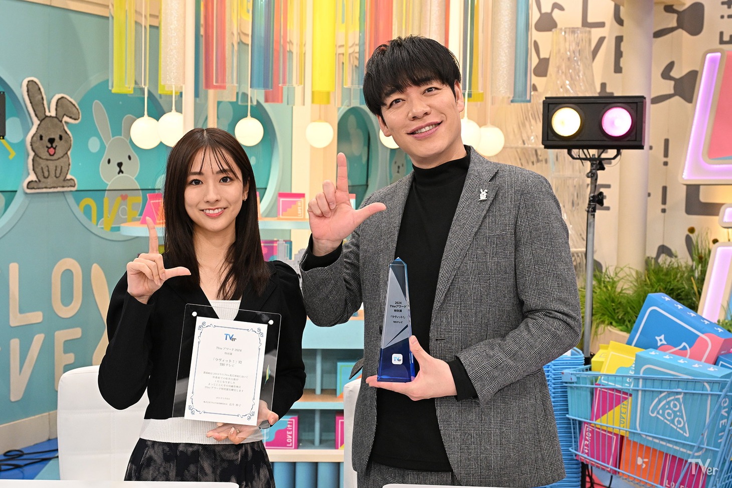 「ラヴィット！」より（右から）田村真子アナウンサー、麒麟・川島