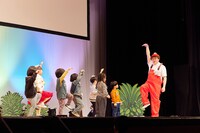 「マユリカのうなげろりん!! presents 『部屋と捨て猫とさゆり～赤いランプが光ったら警備員出動の合図やからねぇ～』」の様子