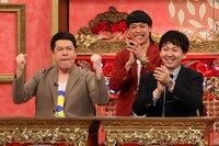 バッテリィズとタカアンドトシ・タカ（左）