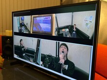 バッテリィズ・エースが出演する「おひとりさまカラオケ～あの人、一体何歌う？～」の様子