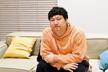 ロングコートダディ兎