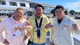 「サンド伊達のコロッケあがってます 祝！1周年 今年も富澤さん来ちゃったよSP」に出演するサンドウィッチマンとわらふぢなるお・口笛なるお（中央）