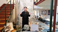 「翡翠原石館」を訪れる伊集院光