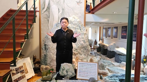 「翡翠原石館」を訪れる伊集院光