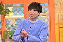 「この世界は1ダフル」に出演するアインシュタイン河井