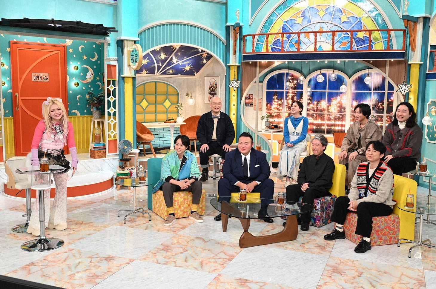 エルフ荒川が進行を務め、みなみかわ、かが屋らが出演する「櫻井・有吉THE夜会」