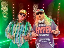 ロバート秋山とDJ KOO