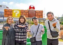 左から海原やすよ ともこ、中川家