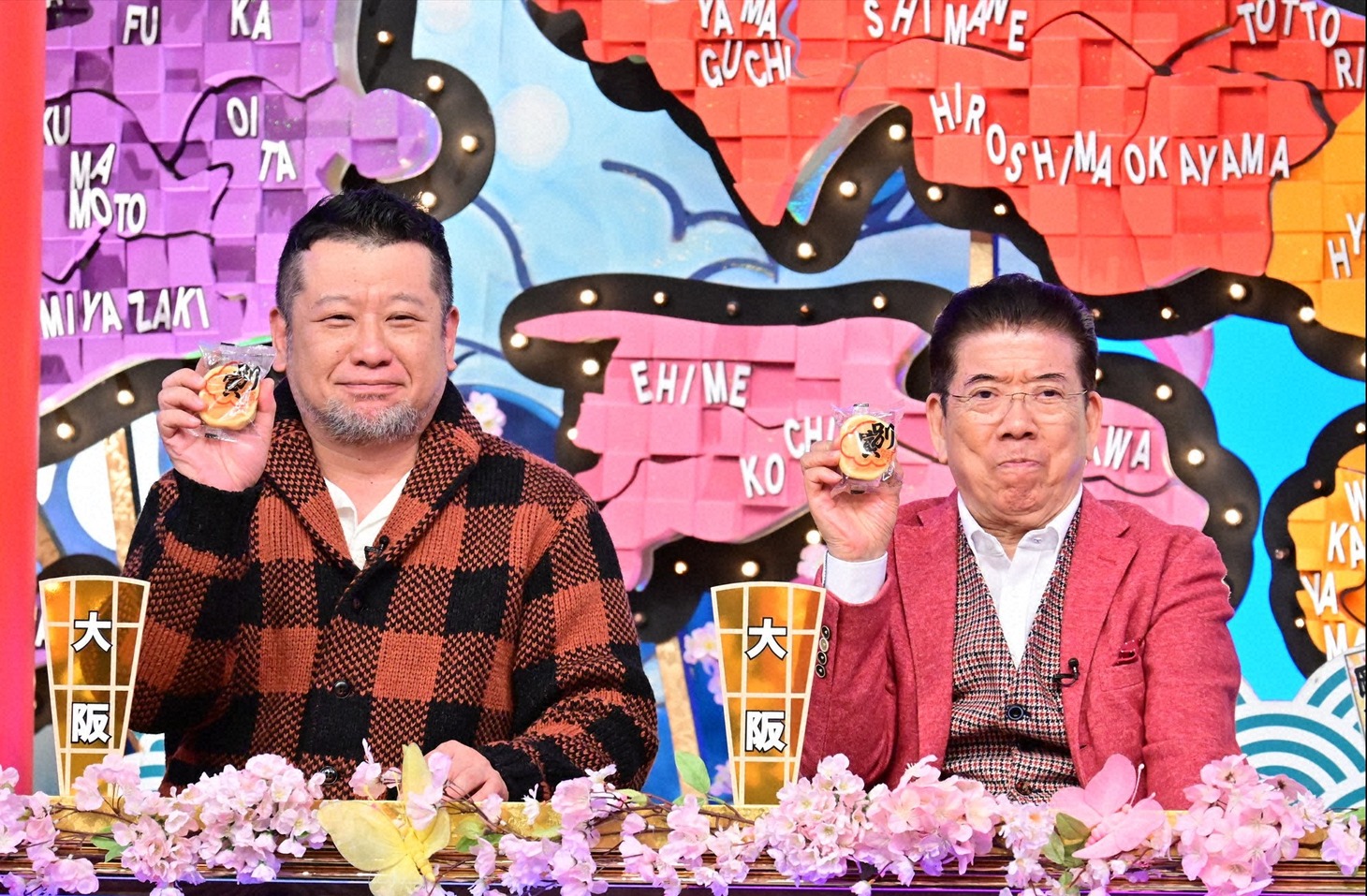 左からケンドーコバヤシ、西川きよし