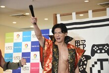 「戦じゃー！」と叫ぶマヂカルラブリー・野田クリスタル