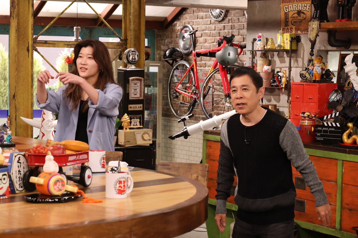 左からヒコロヒー、ナインティナイン岡村
