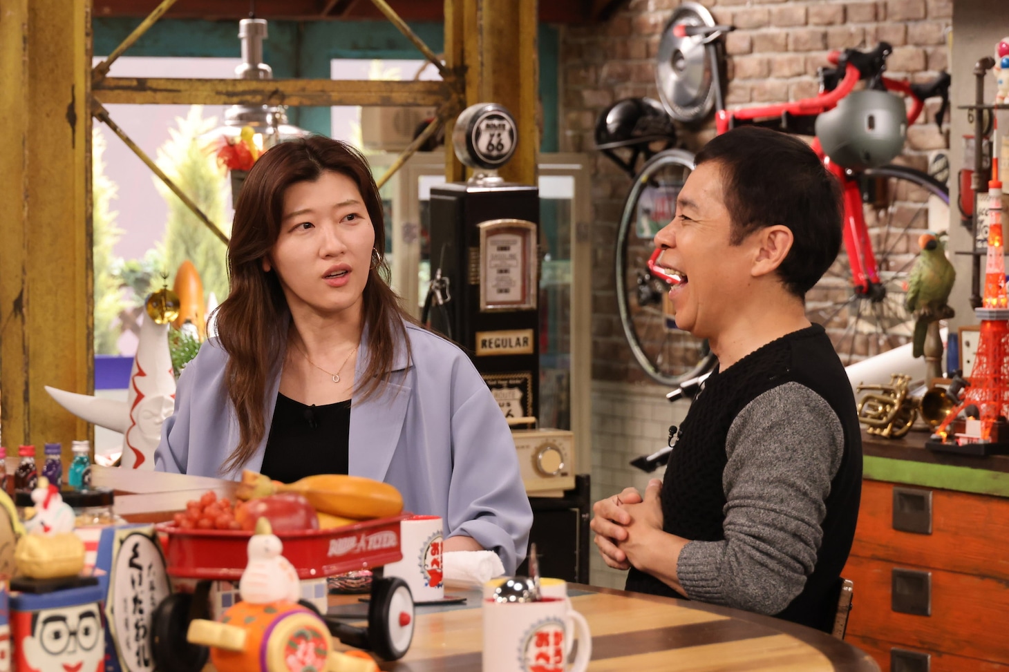 左からヒコロヒー、ナインティナイン岡村