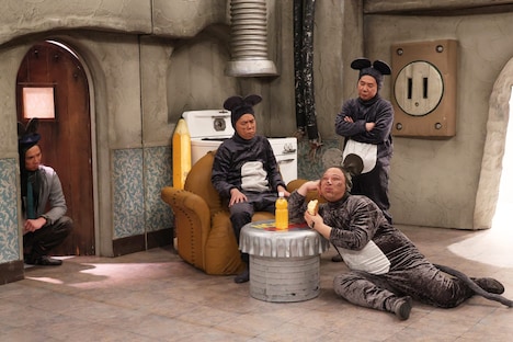 トム・ブラウン出演「ネズミロボットがやってきた」©TITAN / TOPICS / フジテレビ